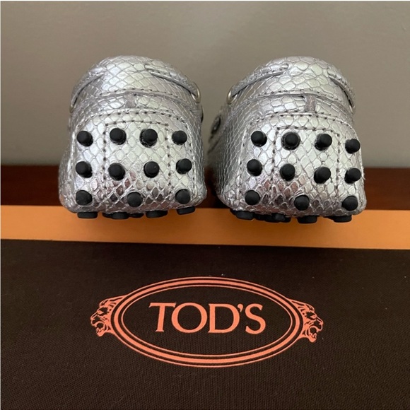Almost NEW Tod’s metallic loafers - Picture 4 of 6